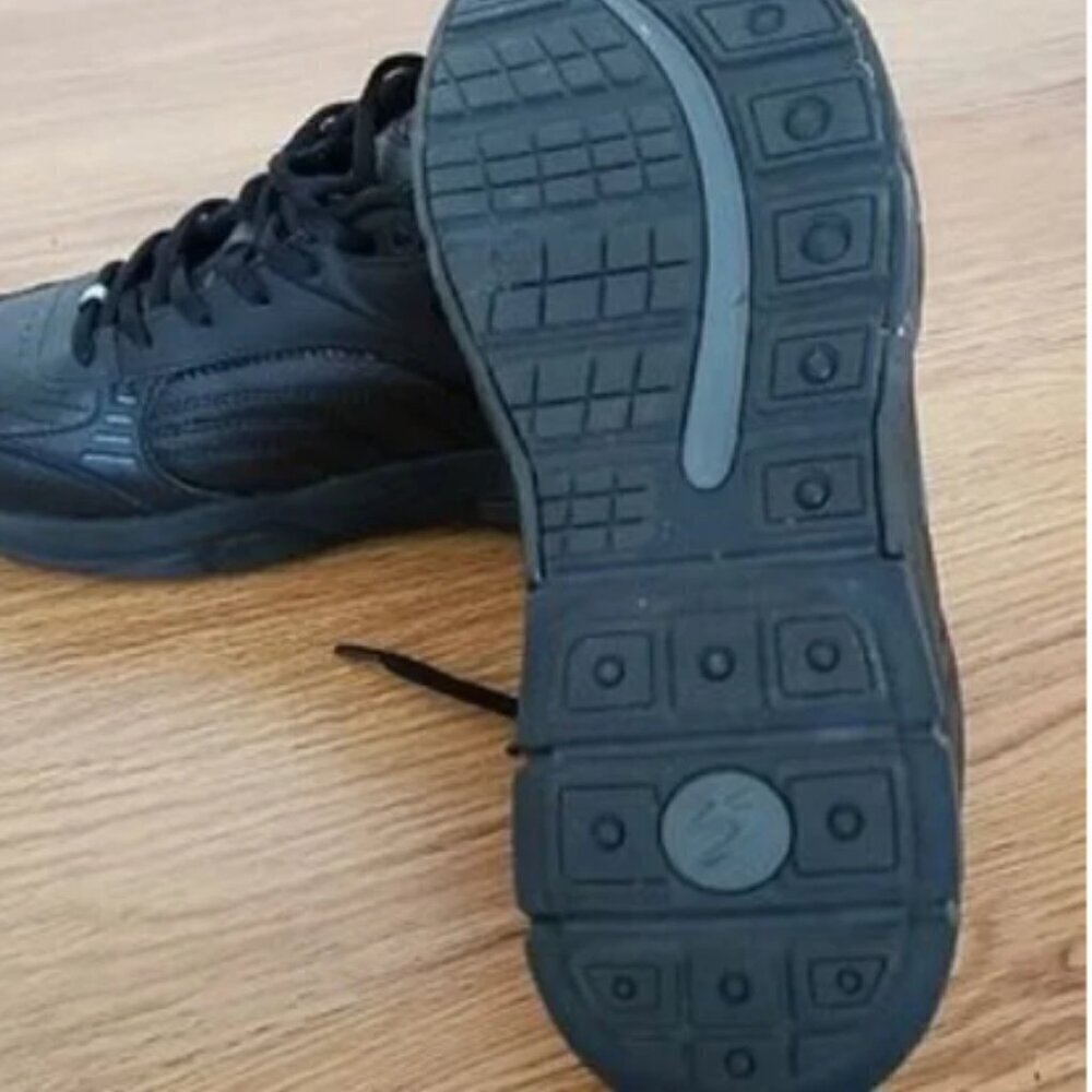 GDEFY Sneakers. Size 8.5 - Picture 6 of 7